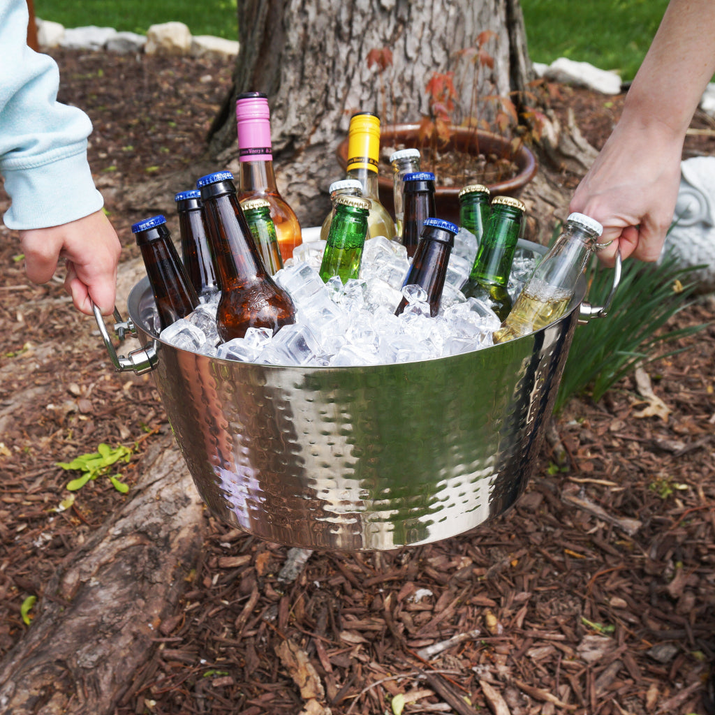 Hieleras para fiestas.  Insulated and 100% leak proof metal wine bucket or large ice tub for chilling drinks.